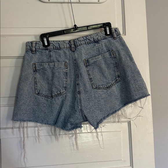 Zara Stylish Denim Frayed Hem Denim Skirt - Picture 4 of 4